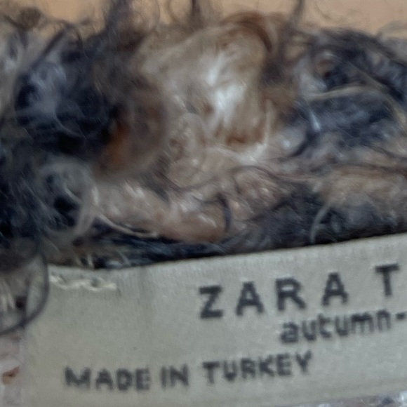 Zara Trafaluc Animal Print fuzzy sweater.
Womens Large - Picture 10 of 13